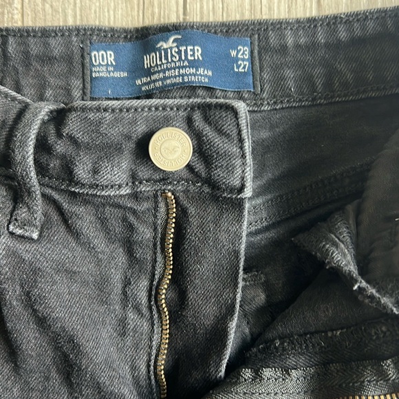 Hollister‎ Vintage Stretch Ultra-High Rise Mom Jean Size 00R Black Raw Hem - Picture 1 of 11